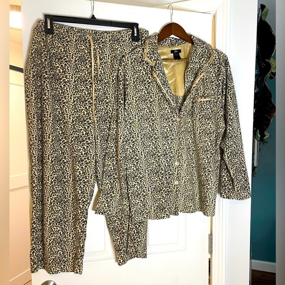 Aria Other - Aria Leopard Lounge Flannel Feel Pajama Set in XL